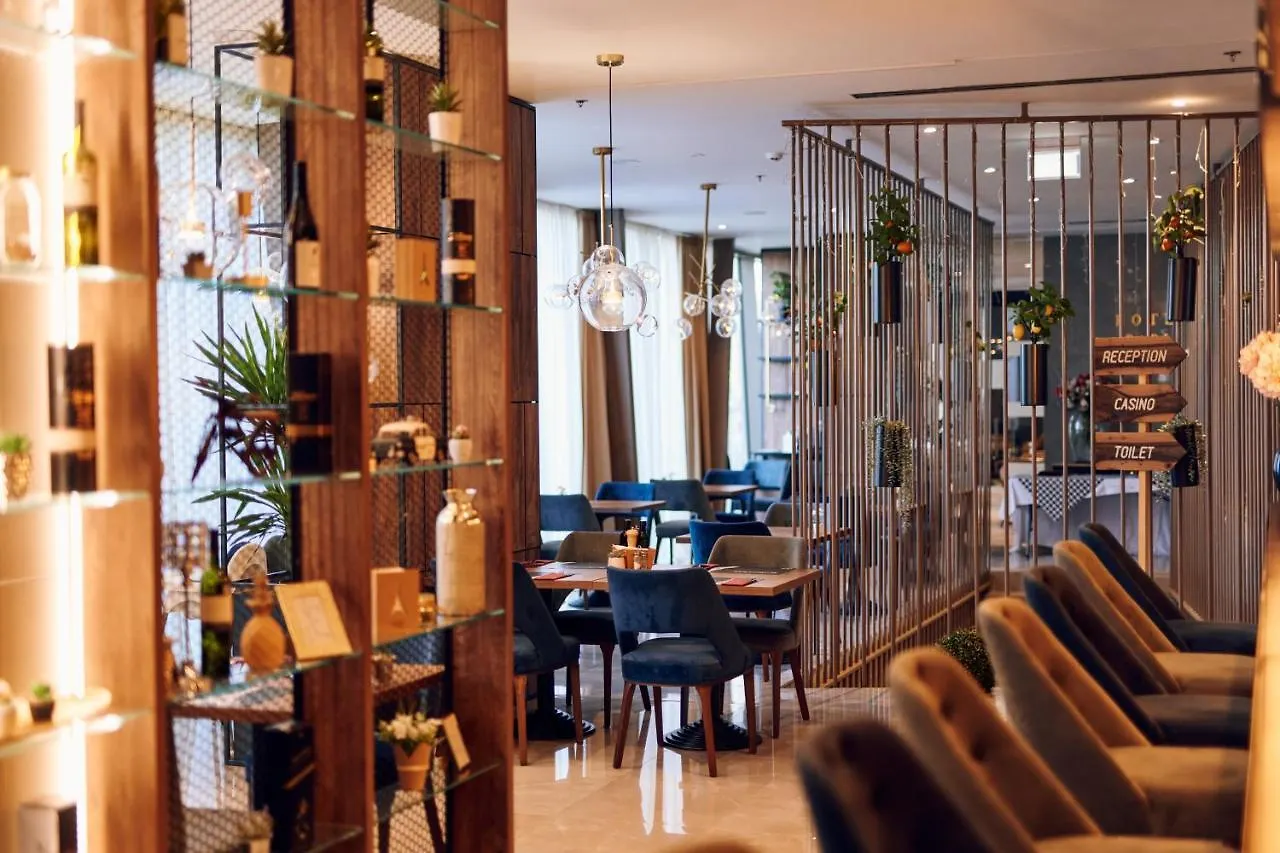 אופטיה Hotel Paris
