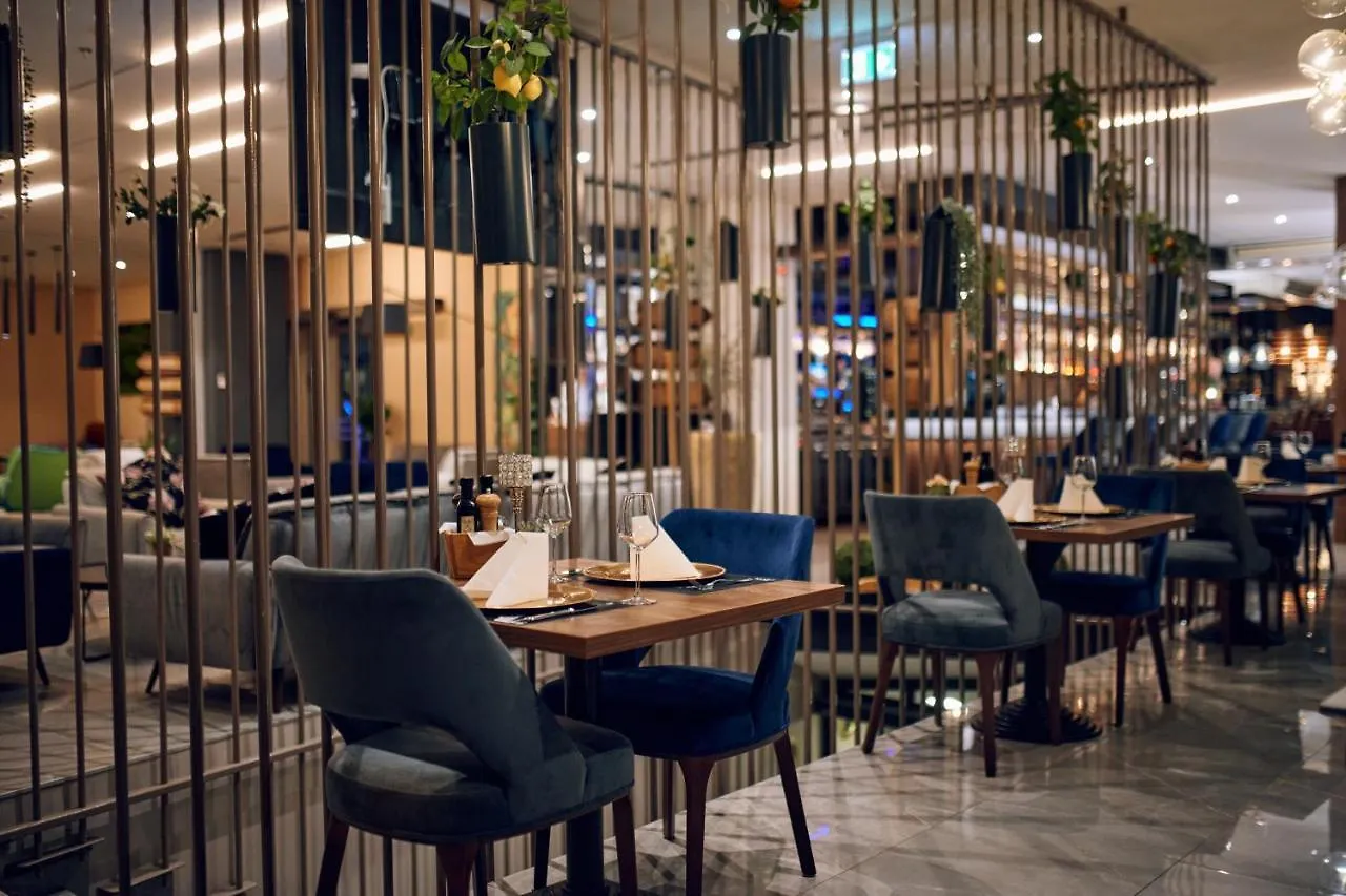 אופטיה Hotel Paris