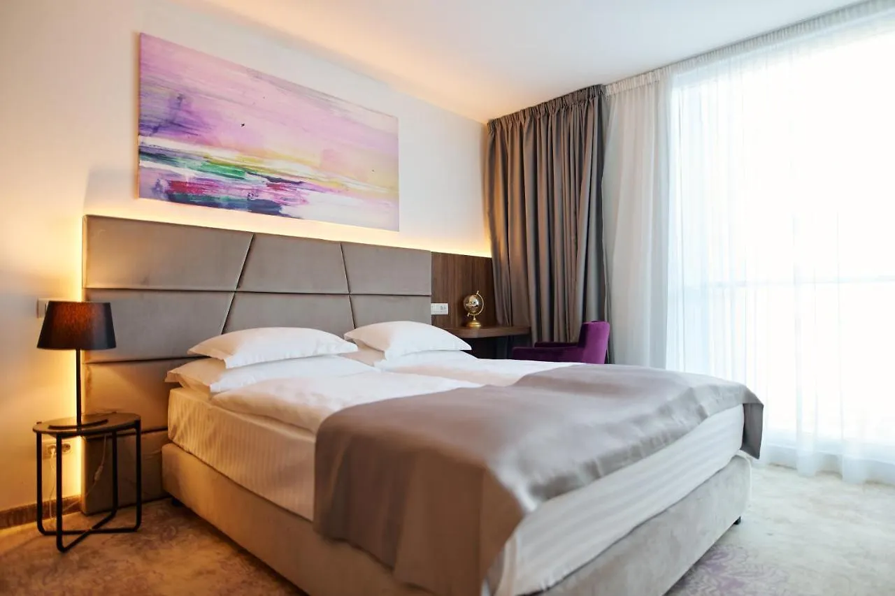 אופטיה Hotel Paris